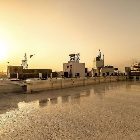 Hotel Sheetal Plaza Surat Dış mekan fotoğraf
