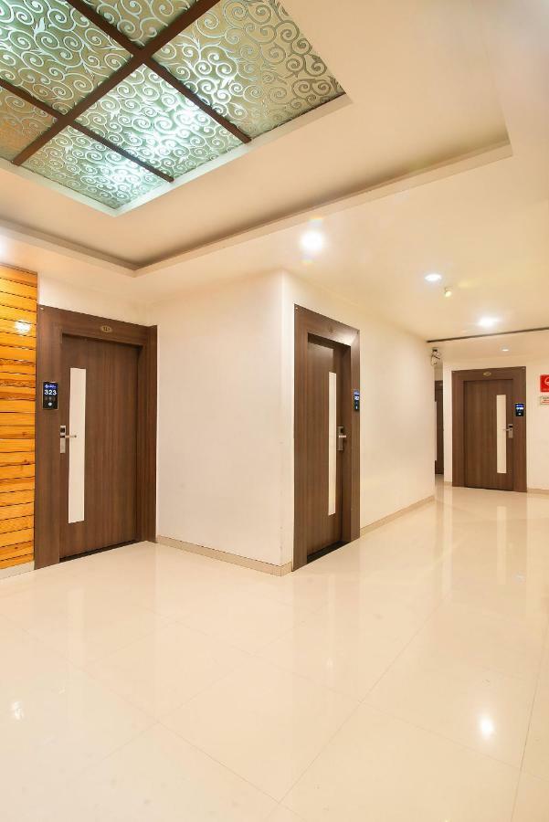 Hotel Sheetal Plaza Surat Dış mekan fotoğraf