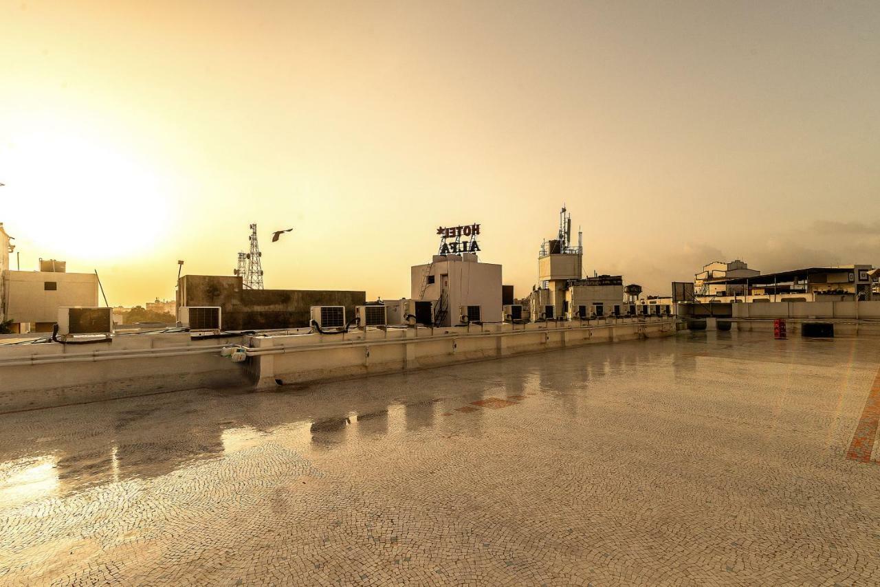 Hotel Sheetal Plaza Surat Dış mekan fotoğraf