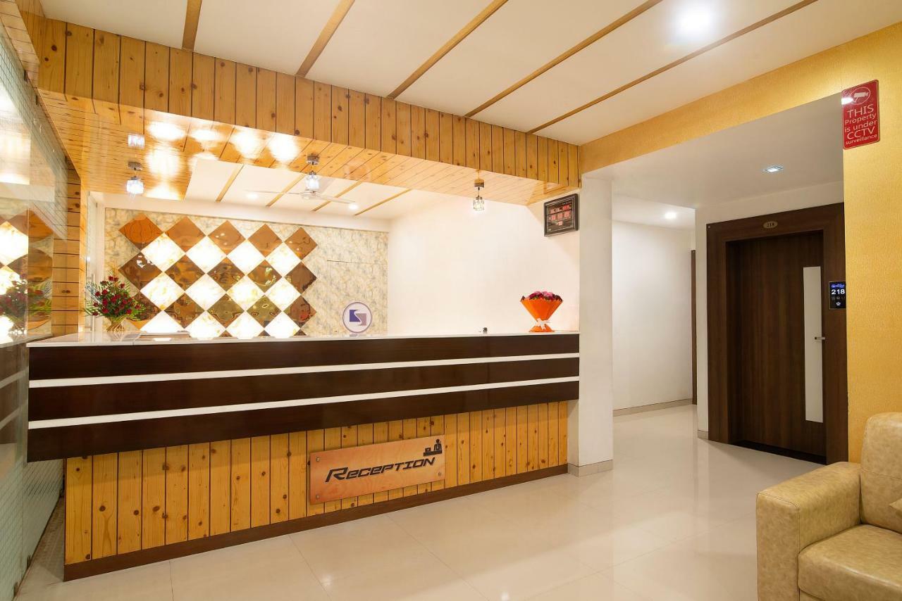 Hotel Sheetal Plaza Surat Dış mekan fotoğraf